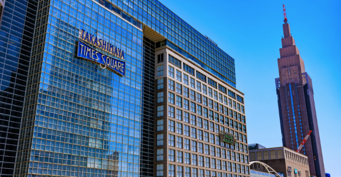 【MONEY PLUS執筆】減益決算でも株価急騰の【高島屋】、いったい何が起きている？