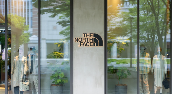 【MONEY PLUS執筆】スポーツ株好調の中で一人負けの「ゴールドウイン」。過去最高益予想なのに株価が下がる理由